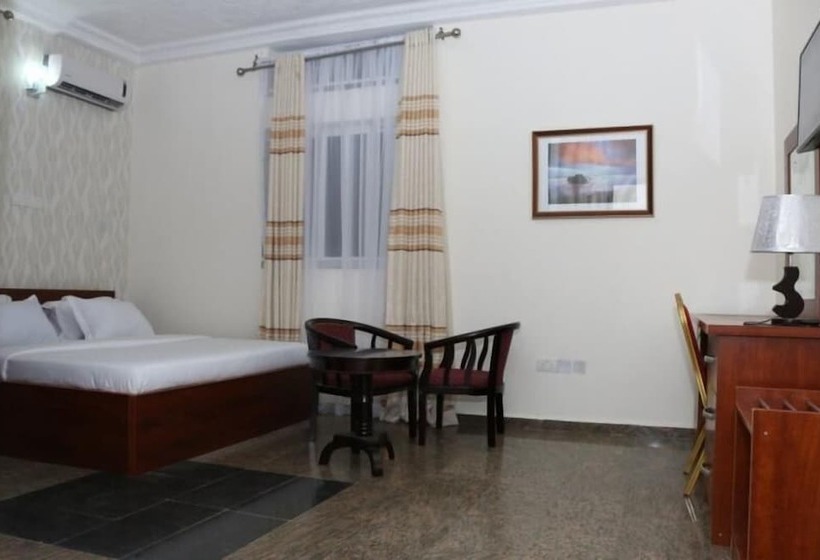 هتل Bjorne Classic Suites