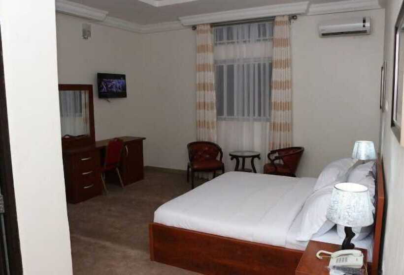 هتل Bjorne Classic Suites