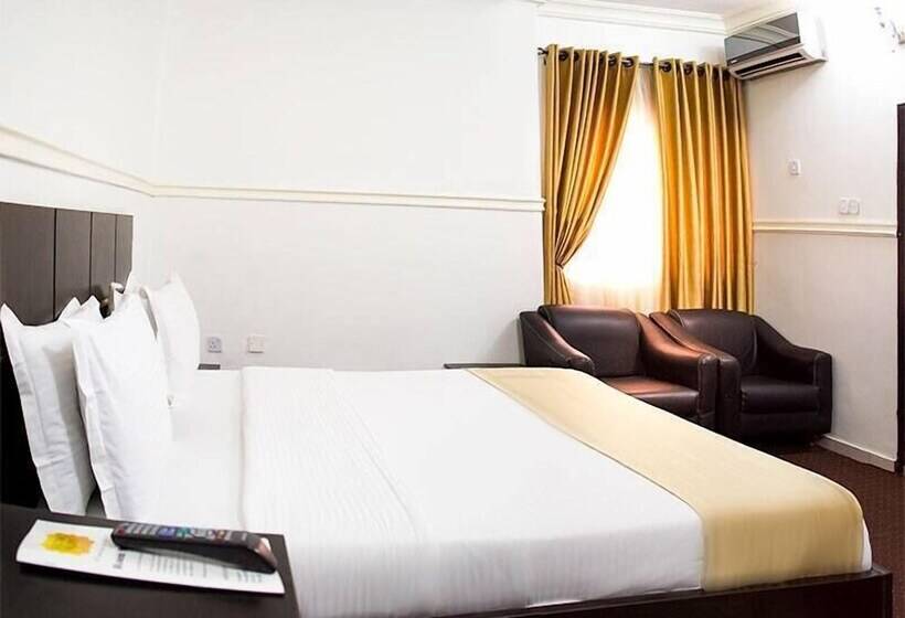 هتل Bjorne Classic Suites