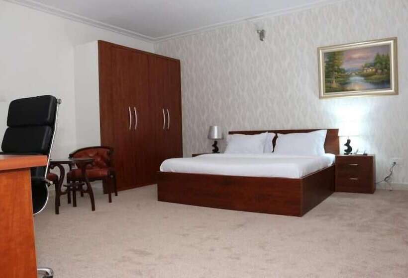 هتل Bjorne Classic Suites
