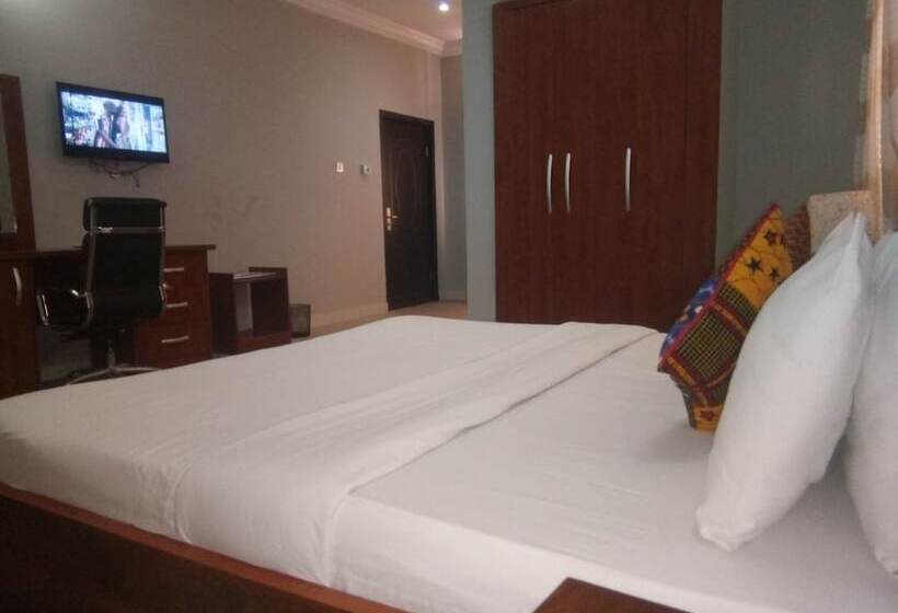 هتل Bjorne Classic Suites