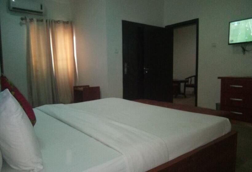 هتل Bjorne Classic Suites