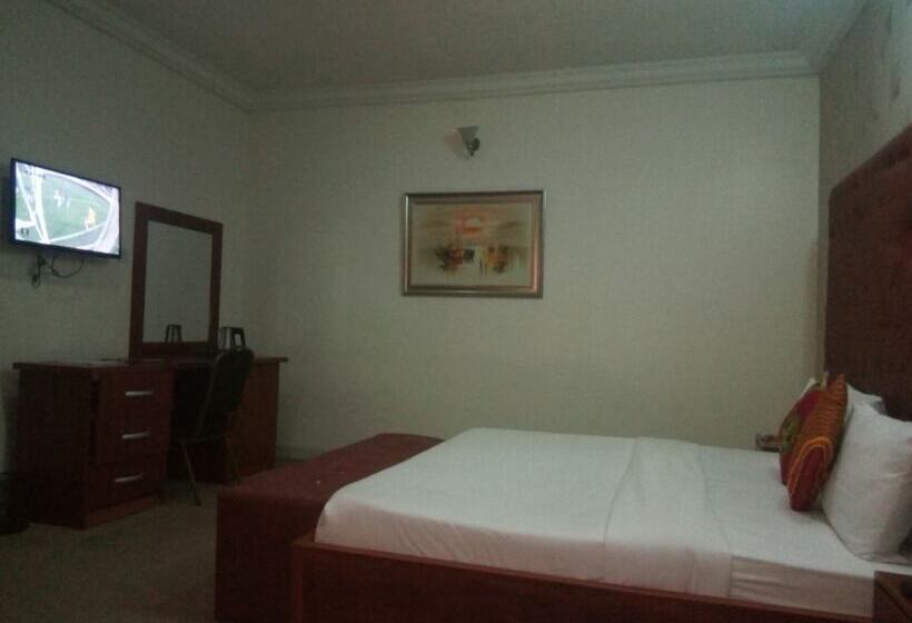 هتل Bjorne Classic Suites