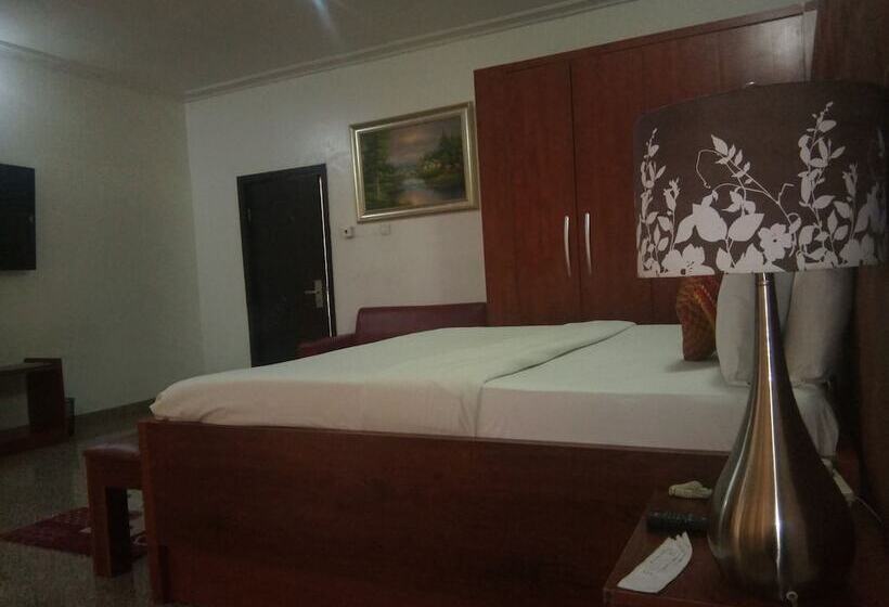 هتل Bjorne Classic Suites