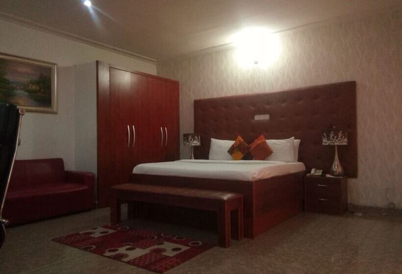 هتل Bjorne Classic Suites