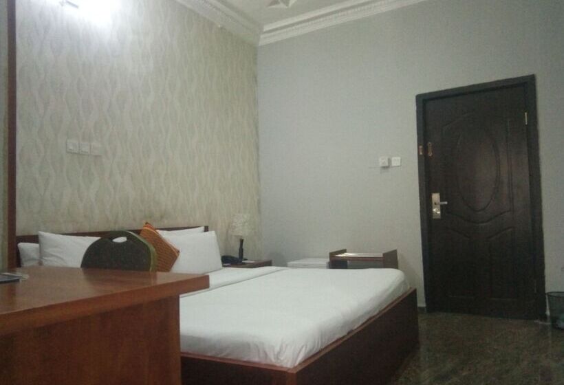هتل Bjorne Classic Suites