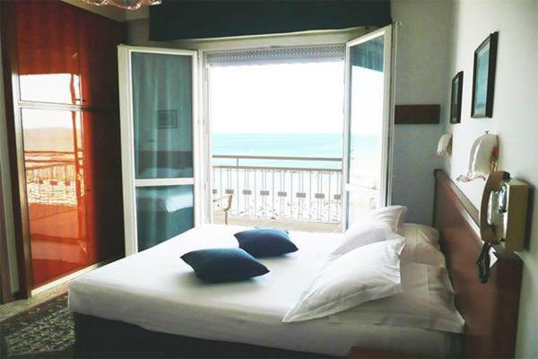 فندق Diplomat Marine