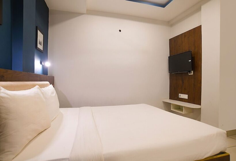 Fabhotel Shree Ram Palace