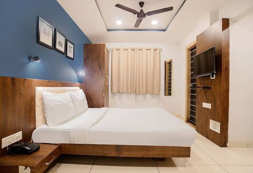 Fabhotel Shree Ram Palace