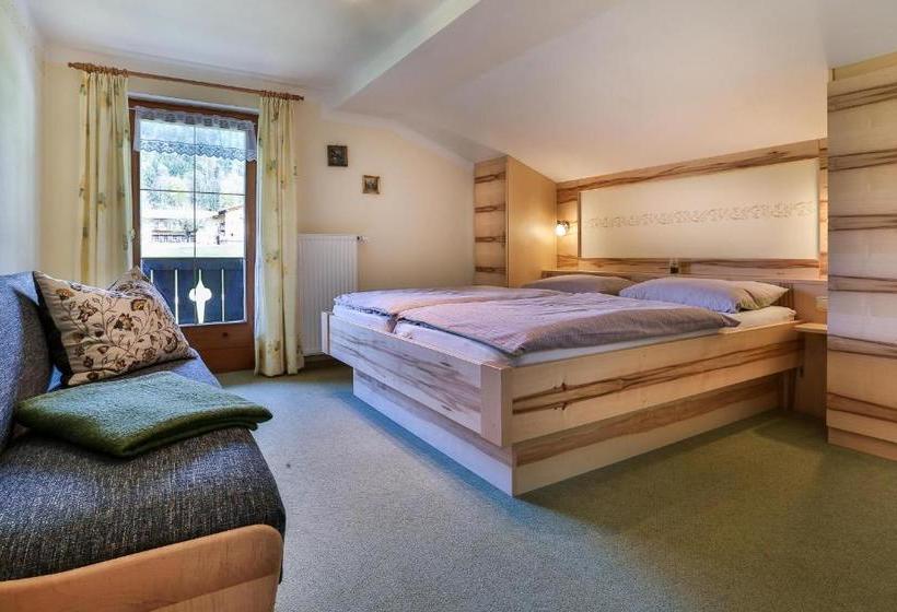 Hotelli Haus Wiesenrand Kurz