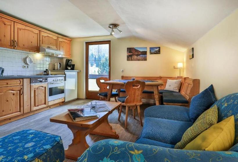 Hotelli Haus Wiesenrand Kurz