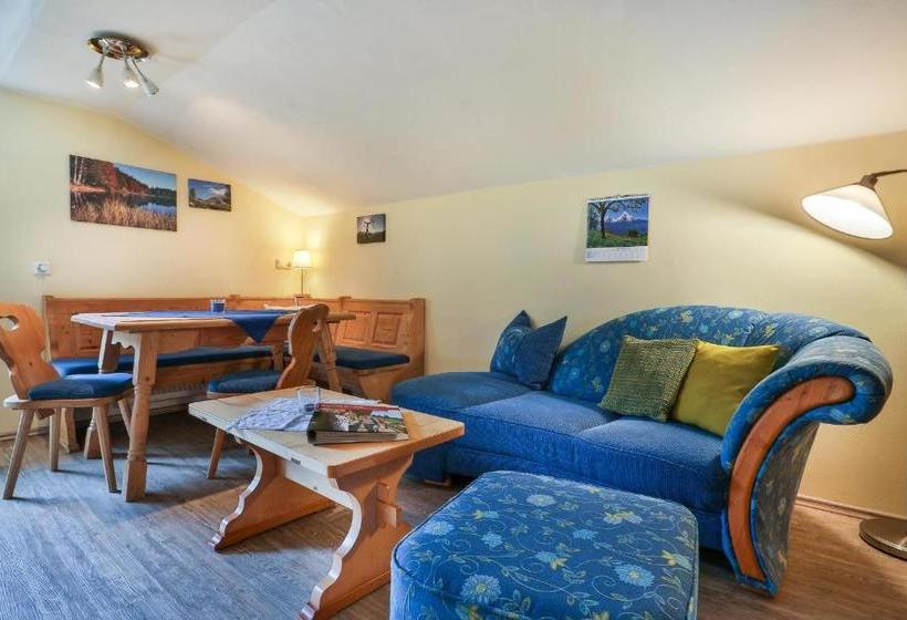 Hotelli Haus Wiesenrand Kurz