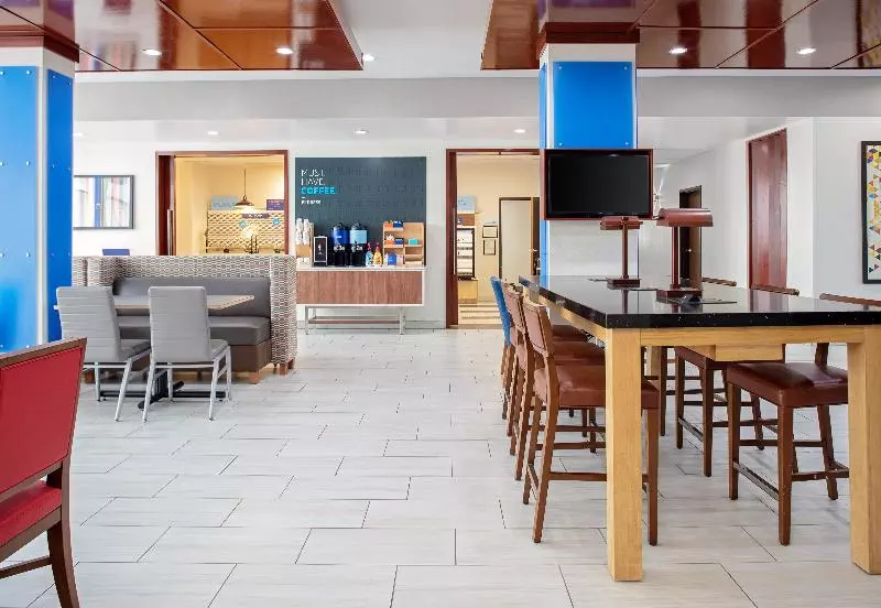 ホテル Holiday Inn Express & Suites   El Paso North, An Ihg