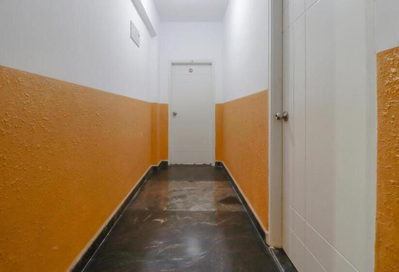 호텔 Santa Maria Near Indiranagar Metro Station