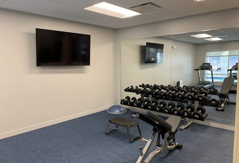 ホテル Towneplace Suites By Marriott Milwaukee West Bend