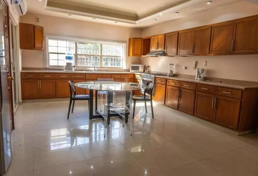 پانسیون Room In Guest Room   17 Large Room For Two People