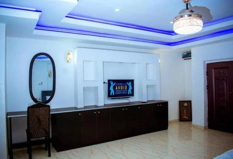 پانسیون Room In Lodge   Mexiloyd Suites Queen Apartment