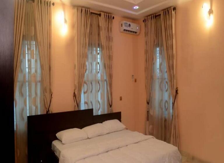 پانسیون Room In Lodge Mexiloyd Suites Queen Apartment