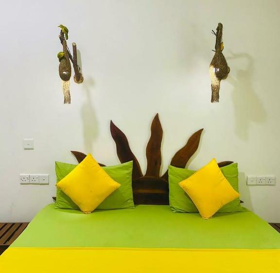 פנסיון Thambara Gueust House