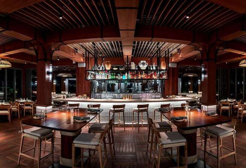 The Ray Hotel Delray Beach, Curio Collection By Hilton