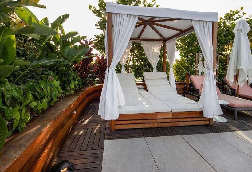 The Ray Hotel Delray Beach, Curio Collection By Hilton