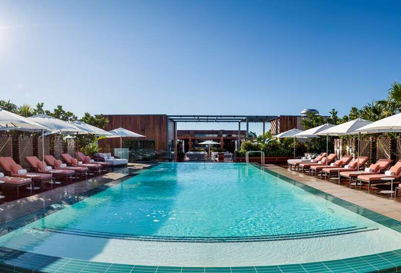 The Ray Hotel Delray Beach, Curio Collection By Hilton