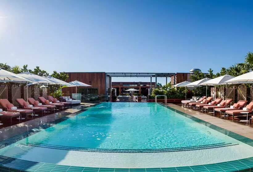 The Ray Hotel Delray Beach, Curio Collection By Hilton