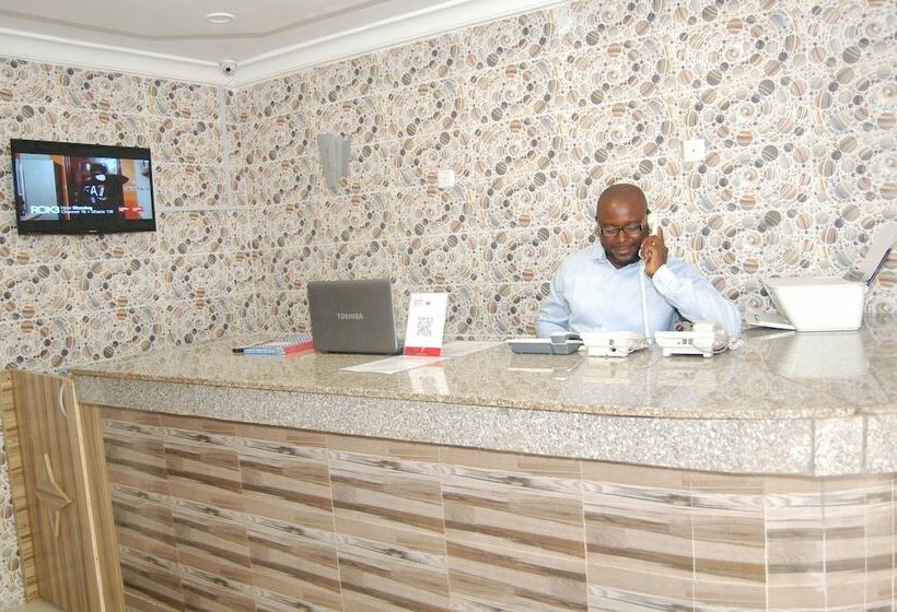 Allan Keri Hotel And Suites