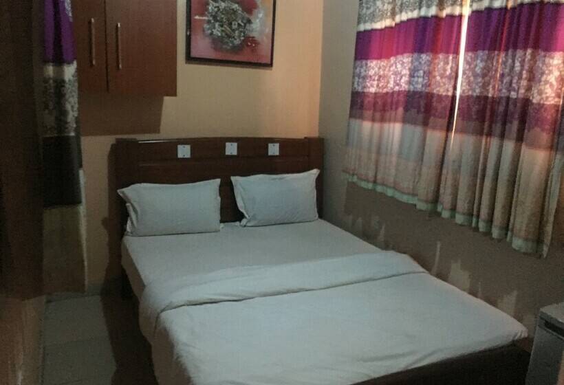 Allan Keri Hotel And Suites