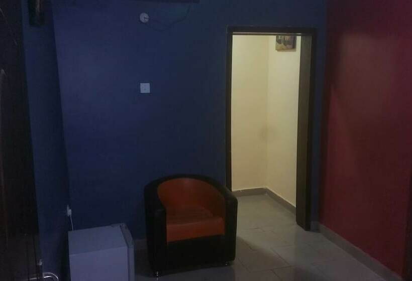 Allan Keri Hotel And Suites