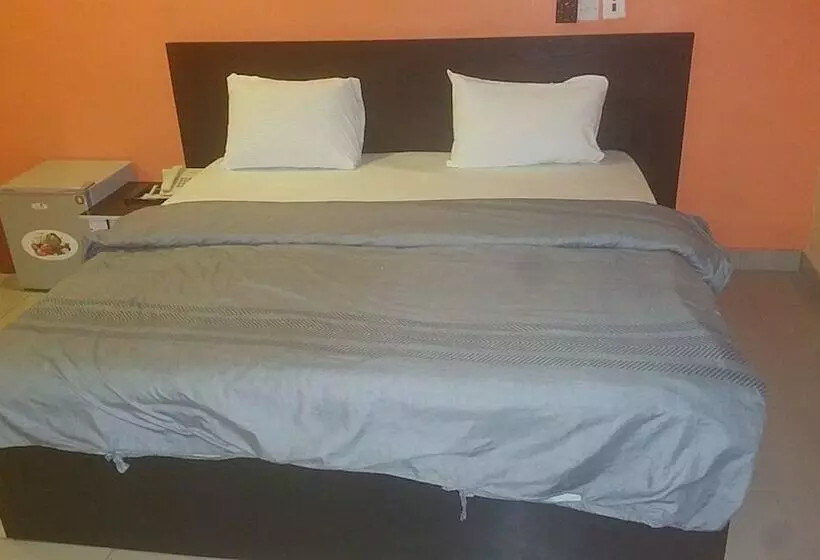 Allan Keri Hotel And Suites