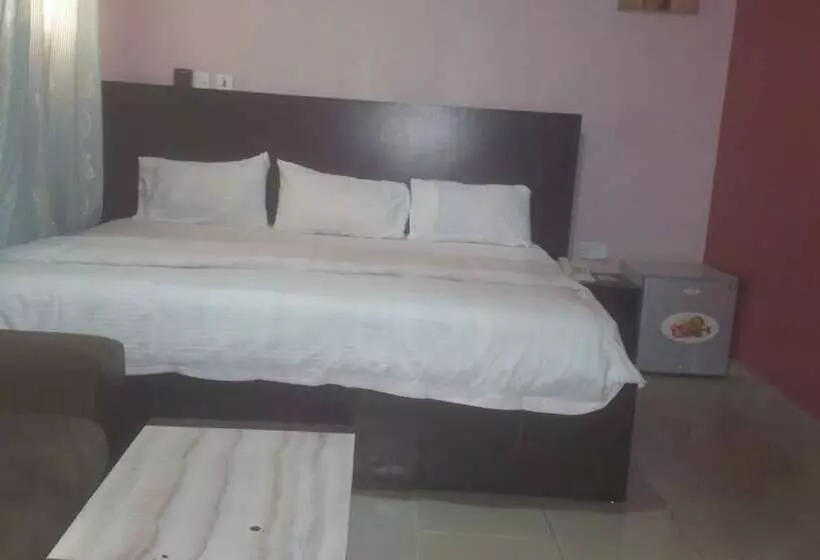 Allan Keri Hotel And Suites