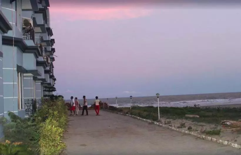 Arya Beach Resort