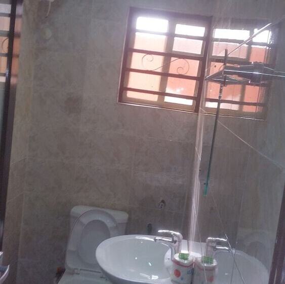 Allan Keri Hotel And Suites