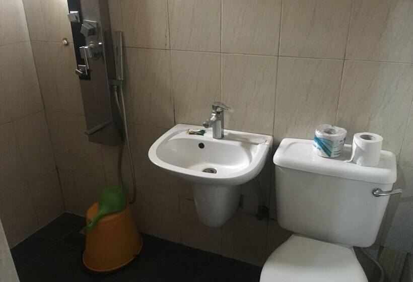 Allan Keri Hotel And Suites