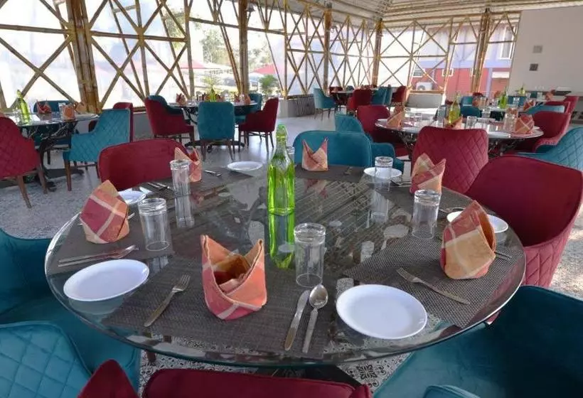 ホテル Manohari - The Tea Retreat Resort