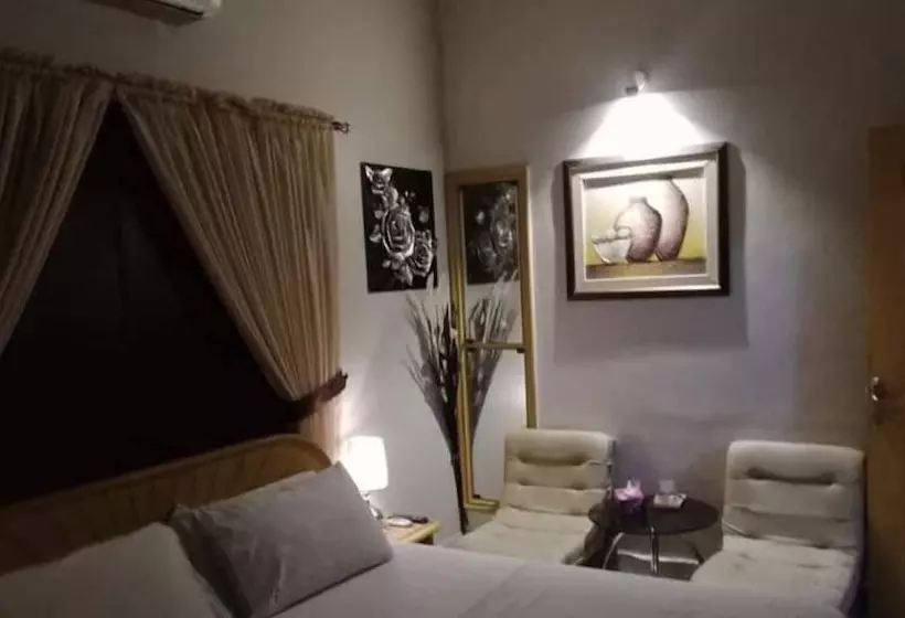 پانسیون Real Cottage Guest House
