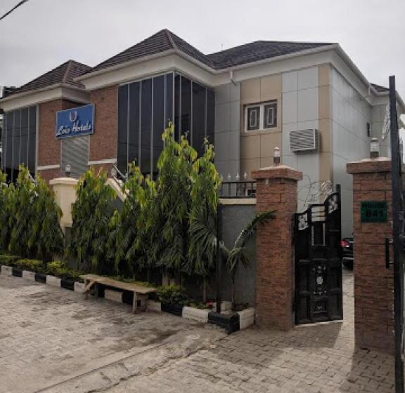 پانسیون Room In Lodge   Lois Hotel Abuja