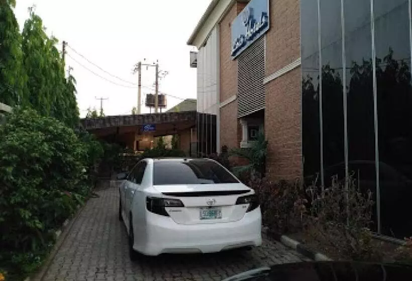 پانسیون Room In Lodge   Lois Hotel Abuja
