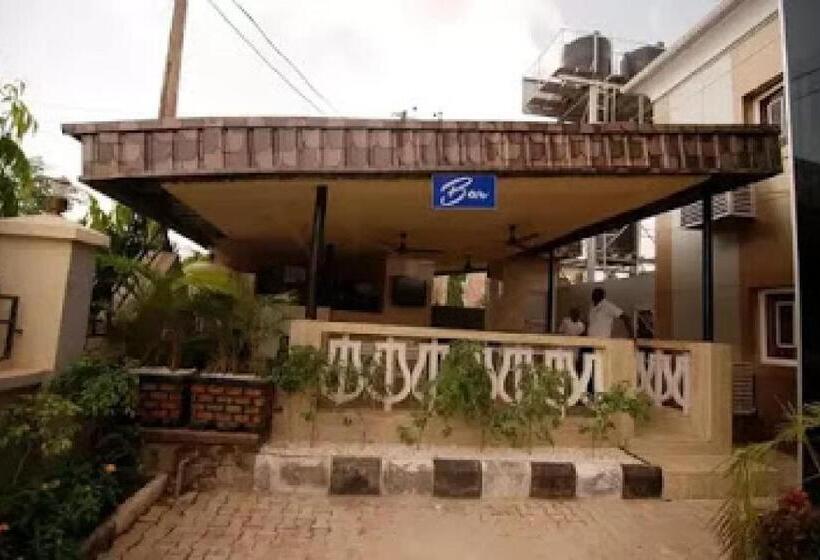 پانسیون Room In Lodge   Lois Hotel Abuja