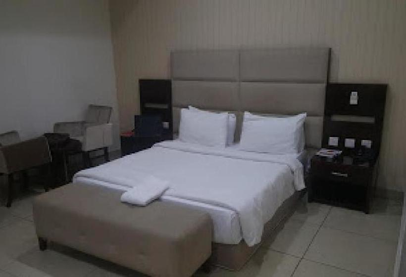 پانسیون Room In Lodge Full Moon Hotel Owerri