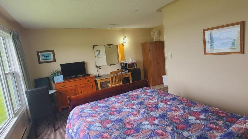 St Ann S Motel & Cottage