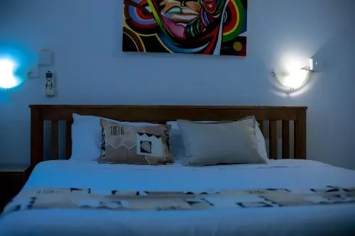 تختخواب و صبحانه The Ad Lib Executive Lodge