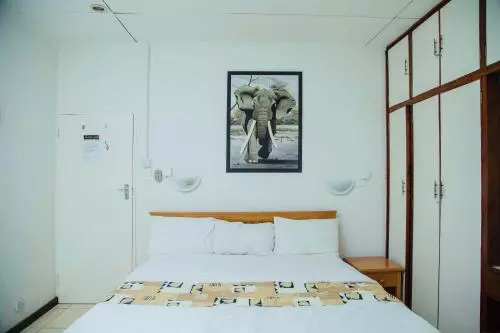 تختخواب و صبحانه The Ad Lib Executive Lodge