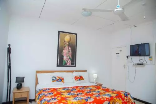 تختخواب و صبحانه The Ad Lib Executive Lodge