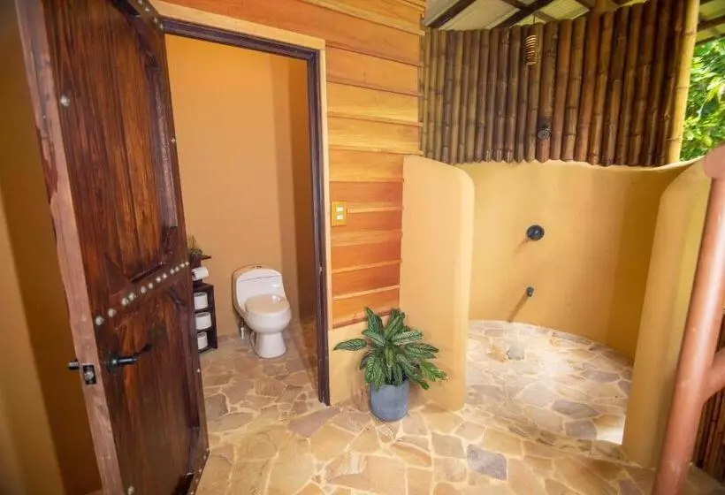 هتل Selva Armonia Immersive Jungle Resort