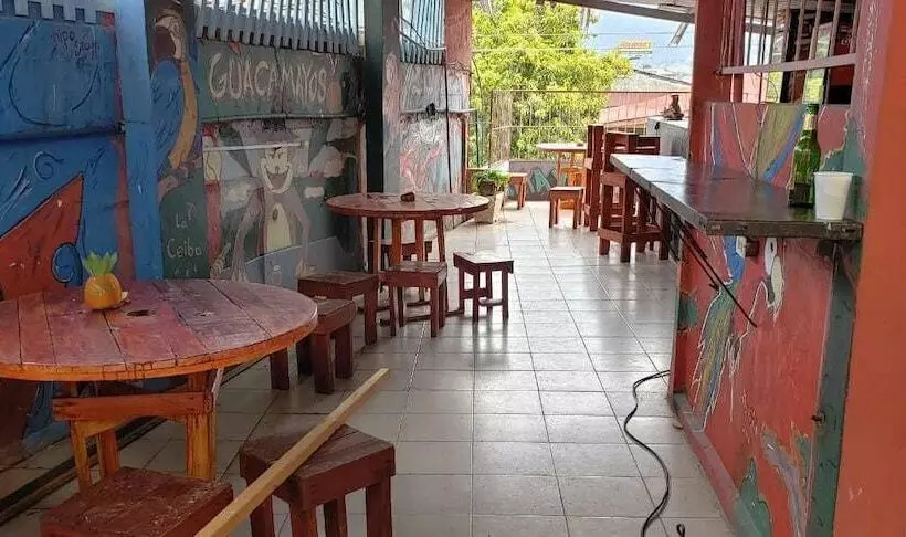 هتل Los Guacamayos La Ceiba