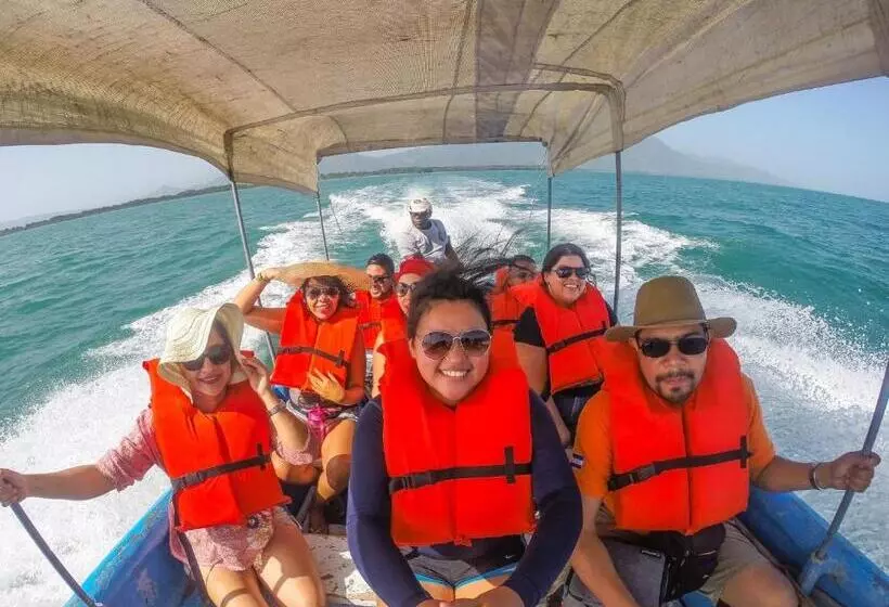 هتل Los Guacamayos La Ceiba