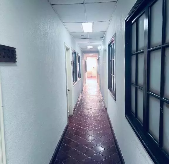 هتل Los Guacamayos La Ceiba