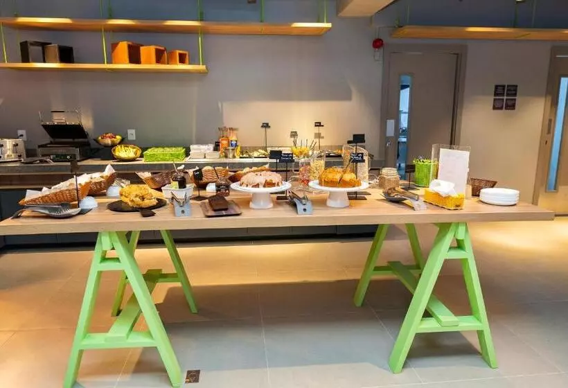 ホテル Ibis Styles Porto Alegre Moinhos De Vento